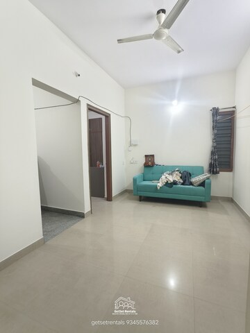 Room in 1 BHK Builder Floor at Hsr Layout – for Rent