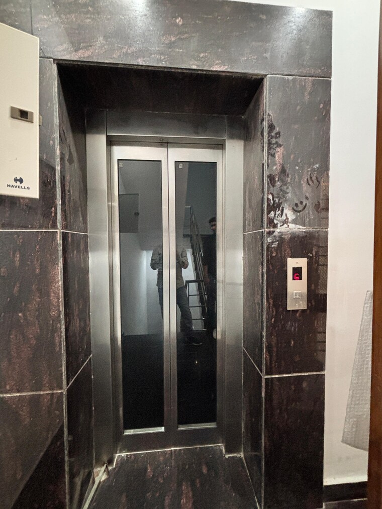 undefined, sector 76 4 Bedroom 250 Sq.Yd. Builder Floor In Sector 76 Faridabad 8895191