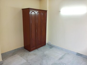 Room in 3 BHK Builder Floor at Sector 41 – for Rent