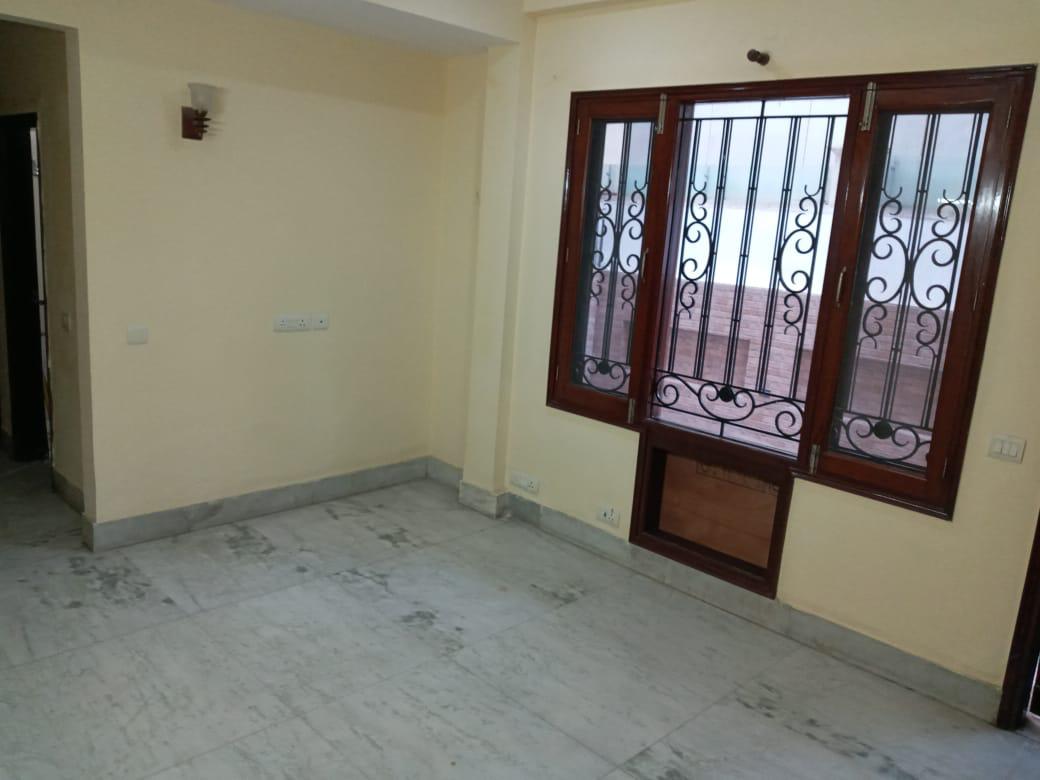3 BHK + Servant Room Builder Floor For Rent in South City 1 