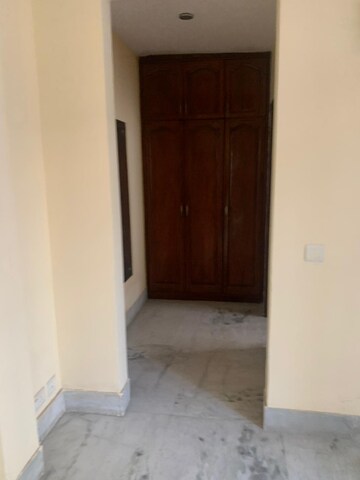 Room in 3 BHK Builder Floor at Sector 41 – for Rent