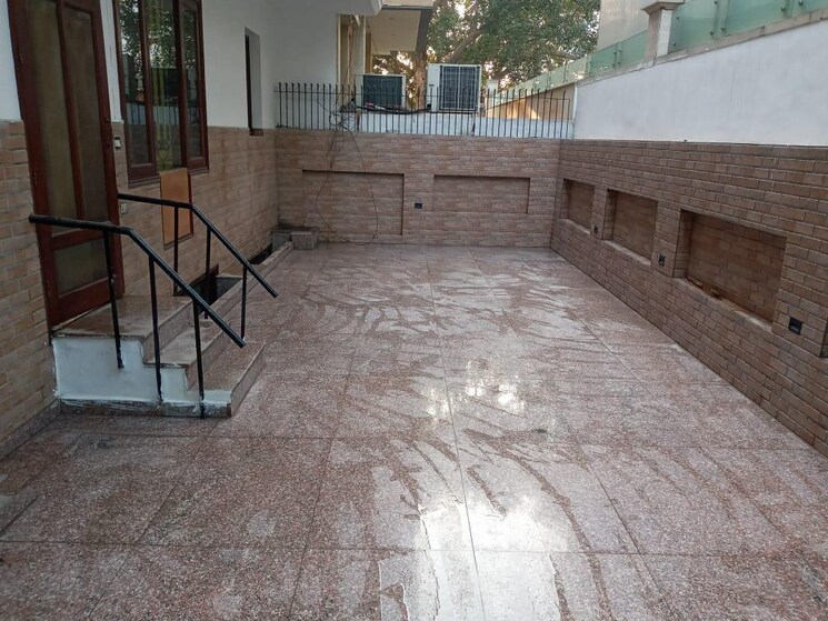 Balcony, sector 41 3 Bedroom 3200 Sq.Ft. Builder Floor In Sector 41 Gurgaon 8895205