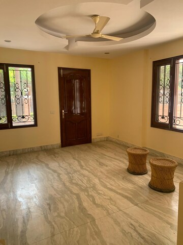 Bedroom in 3 BHK Builder Floor at Sector 41 – for Rent