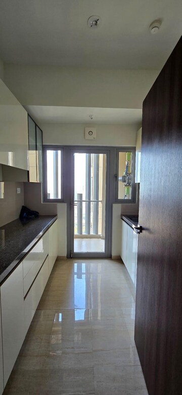 Room in 4 BHK Apartment at Rustomjee Crown, Prabhadevi – for Rent