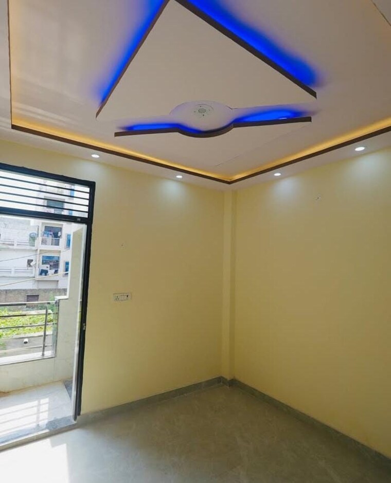 Room, sector 22 5 Bedroom 4500 Sq.Ft. Builder Floor In Sector 22 Faridabad 8895225