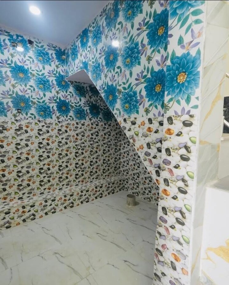 Bathroom, sector 22 5 Bedroom 4500 Sq.Ft. Builder Floor In Sector 22 Faridabad 8895225