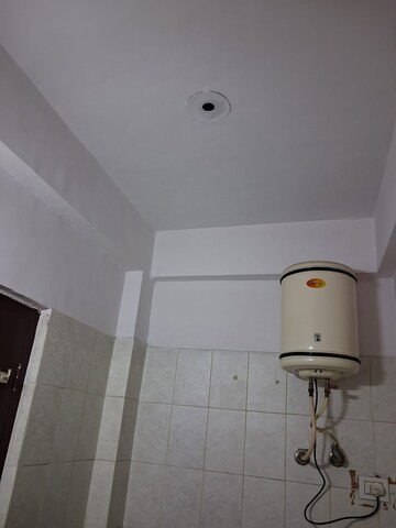 Bathroom in 3.5 BHK Apartment at Ardee City Palm Grove Heights, Sector 52 – for Rent