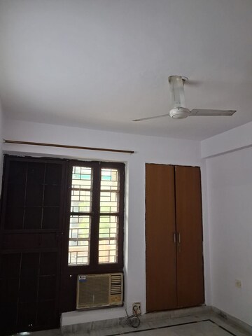 Building Lobby in 3.5 BHK Apartment at Ardee City Palm Grove Heights, Sector 52 – for Rent