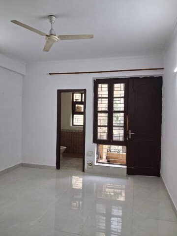 Living Room in 2 BHK Apartment at Ansal Sushant Estate, Sector 52 – for Rent