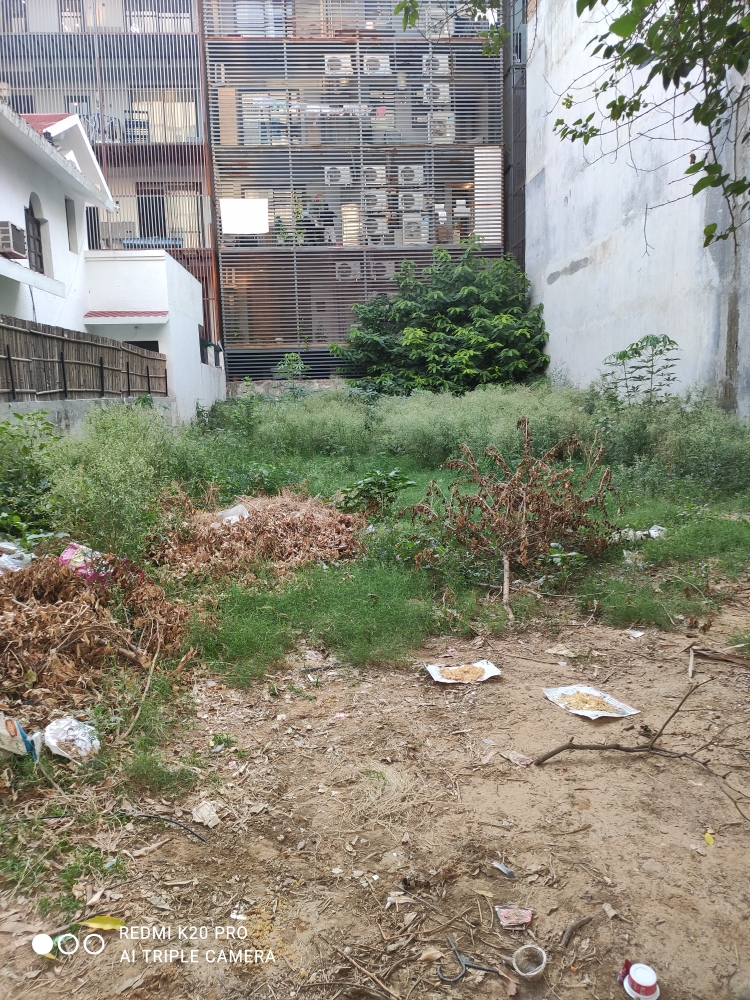 Plot For Sale in Sector 52