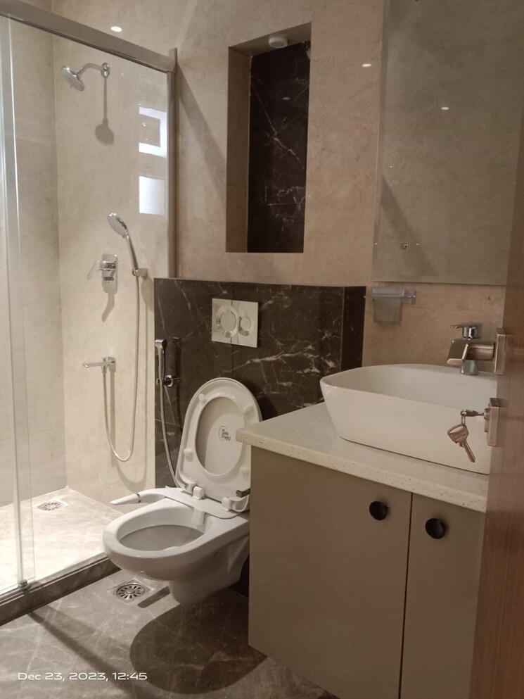 Bathroom, sector 92 4 Bedroom 2500 Sq.Ft. Builder Floor In Sector 92 Noida 8895276