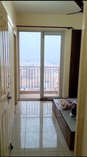 Room in 2 BHK Apartment at Wave Dream Homes, Wave City – for Rent