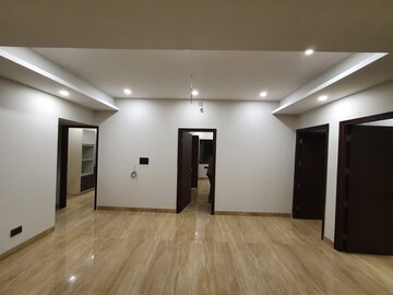 Room in 5 BHK Independent House at Boutique Residential Apartments A-17 A, New Friends Colony – for Rent