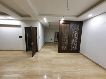 Room in 5 BHK Independent House at Boutique Residential Apartments A-17 A, New Friends Colony – for Rent