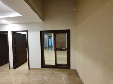 Room in 5 BHK Independent House at Boutique Residential Apartments A-17 A, New Friends Colony – for Rent