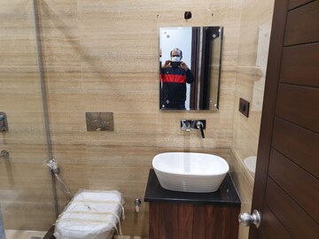 Bathroom in 5 BHK Independent House at Boutique Residential Apartments A-17 A, New Friends Colony – for Rent