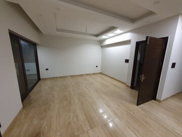 Room in 5 BHK Independent House at Boutique Residential Apartments A-17 A, New Friends Colony – for Rent