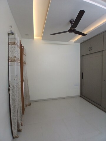 Room in 2 BHK Apartment at New Manish Nagar – for Rent