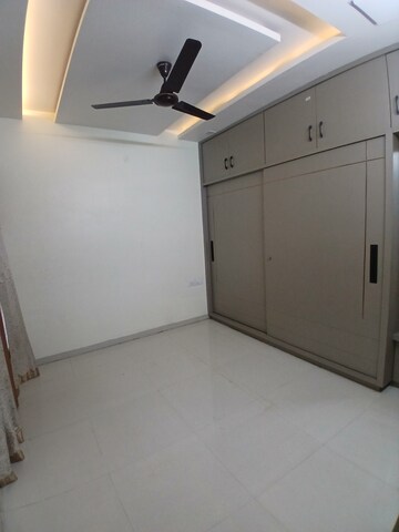 Furnished Amenities in 2 BHK Apartment at New Manish Nagar – for Rent