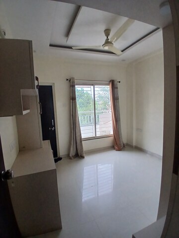Furnished Amenities in 2 BHK Apartment at New Manish Nagar – for Rent