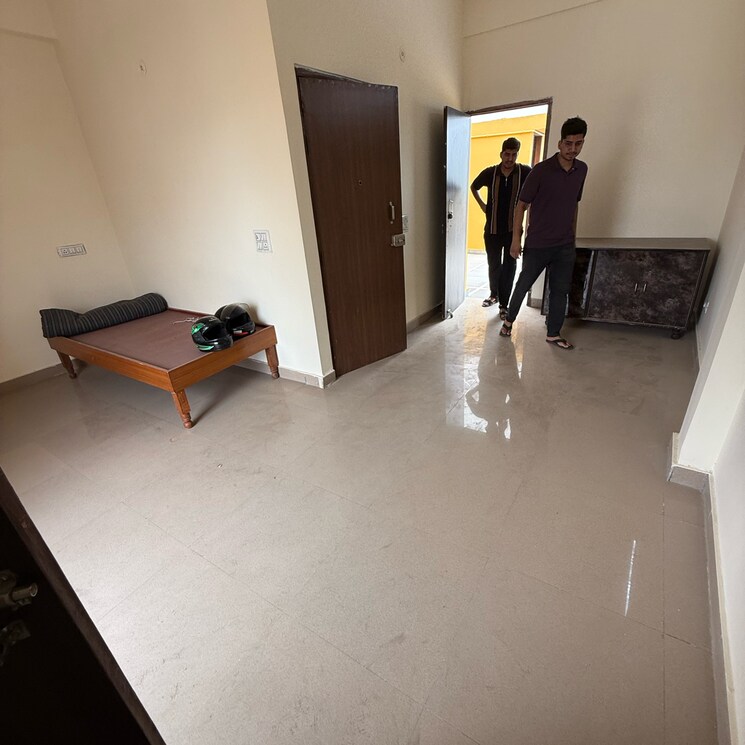 Living Room, sector 63a 1 RK 400 Sq.Ft. Builder Floor In Sector 63a Noida 8895327