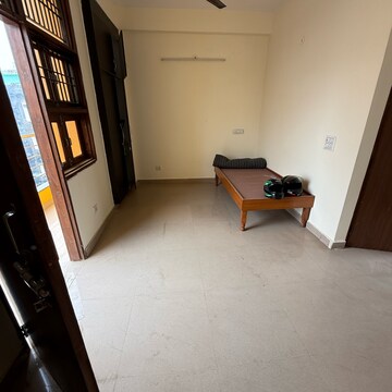 1 RK Builder Floor For Rent in Sector 63a