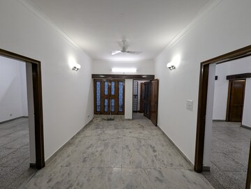 Bedroom in 5 BHK Independent House at Sector 14 – for Rent