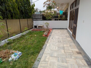 Balcony in 5 BHK Independent House at Sector 14 – for Rent