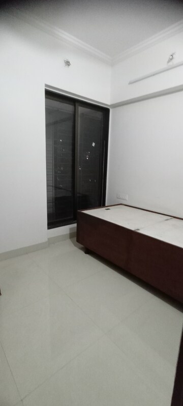 Bedroom in 2.5 BHK Apartment at Kalpavruksh Garden 3, Kandivali West – for Rent