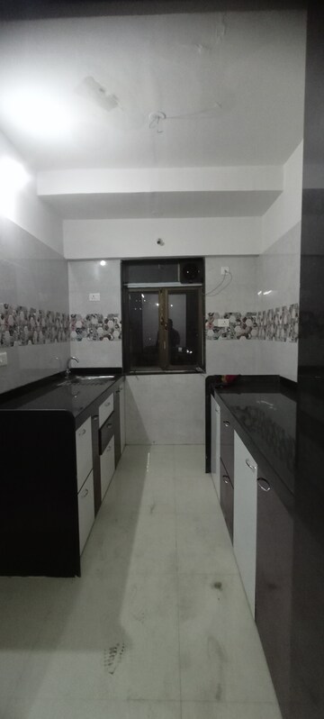 Kitchen in 2.5 BHK Apartment at Kalpavruksh Garden 3, Kandivali West – for Rent