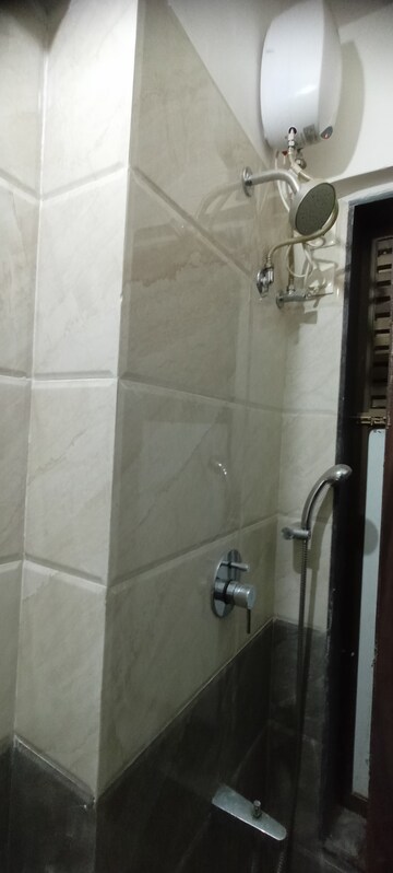 Bathroom in 2.5 BHK Apartment at Kalpavruksh Garden 3, Kandivali West – for Rent