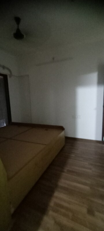 Bedroom in 2.5 BHK Apartment at Kalpavruksh Garden 3, Kandivali West – for Rent