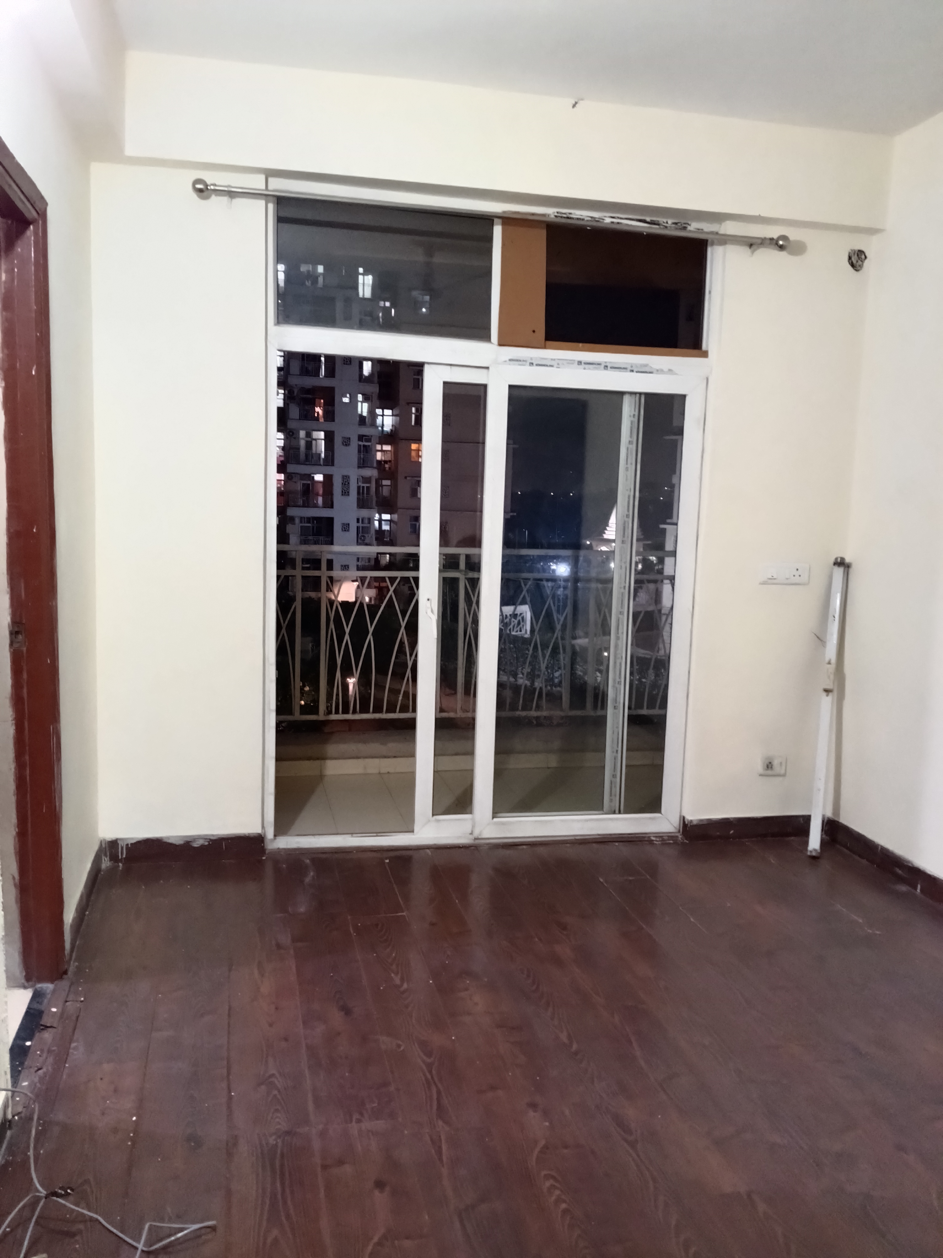 2 BHK Apartment For Rent in Mahagun Mywoods