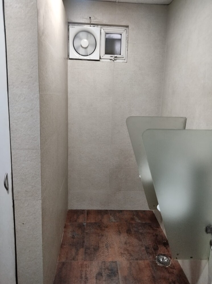 undefined, okhla industrial estate phase 3 Commercial Office Space 2000 Sq.Ft. In Okhla Industrial Estate Phase 3 Delhi 8895348