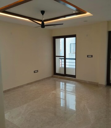 Room in 4 BHK Apartment at Nitesh Logos, Mg Road – for Sale