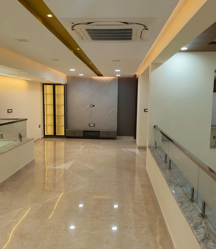 Kitchen, nitesh-logos 4 Bedroom 4887 Sq.Ft. Apartment In Mg Road Bangalore 8895347