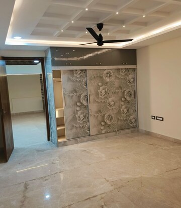 Room in 4 BHK Apartment at Nitesh Logos, Mg Road – for Sale