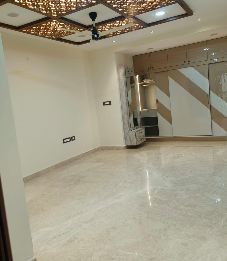 Room, nitesh-logos 4 Bedroom 4887 Sq.Ft. Apartment In Mg Road Bangalore 8895347