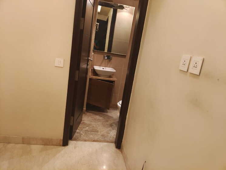 undefined, defence colony 3 Bedroom 3000 Sq.Ft. Apartment In Defence Colony Delhi 8895377