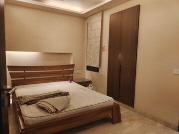 Bedroom in 3 BHK Apartment at Defence Colony – for Rent