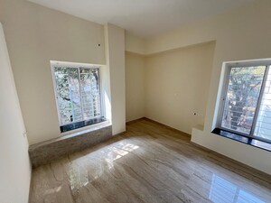 Room in 3 BHK Apartment at Erandwane – for Sale