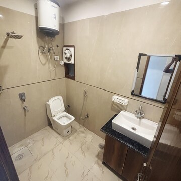 Team Area in 1 BHK Apartment at Dlf City Phase 3 – for Rent
