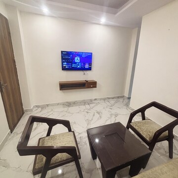 Team Area in 1 BHK Apartment at Dlf City Phase 3 – for Rent