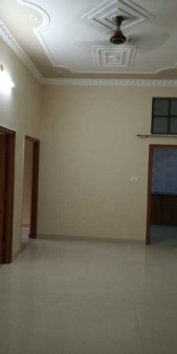 Room in 2 BHK Villa at Race Course – for Rent