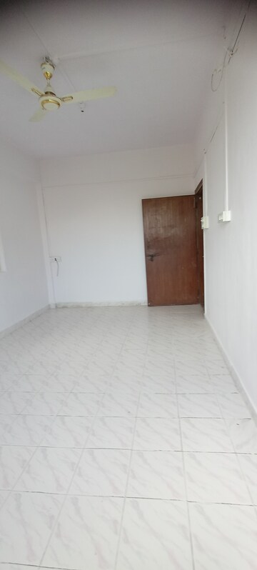 Room in 2 BHK Apartment at Charkop Priya CHS, Kandivali West – for Rent