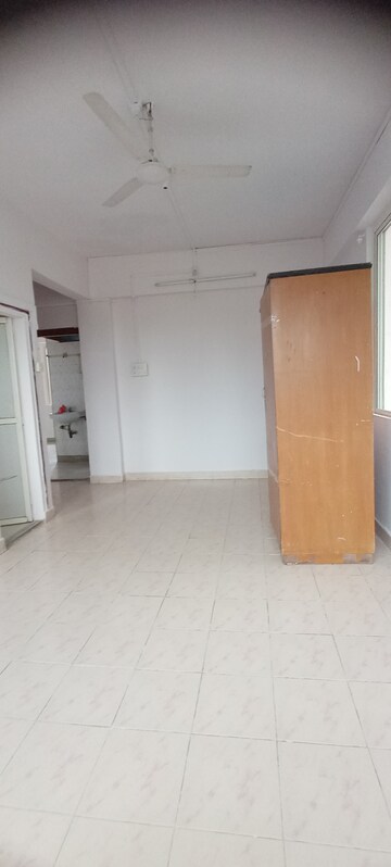 Room in 2 BHK Apartment at Charkop Priya CHS, Kandivali West – for Rent