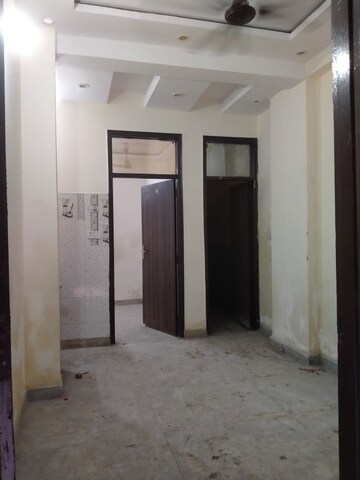 Building Lobby in 1.5 BHK Builder Floor at Burari – for Rent