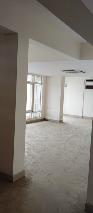 Room in 5 BHK Apartment at Jaypee Pavilion Heights IV, Sector 128 – for Sale