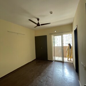 Room in 2 BHK Apartment at Landcraft Golflink Villas, Pandav Nagar – for Sale