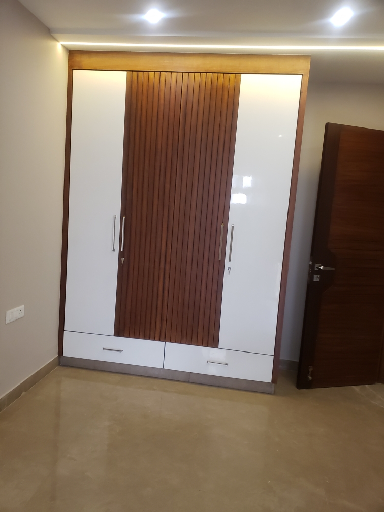 3 BHK Builder Floor For Sale in Rahul Mishra 